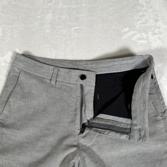 Lululemon Men Bermuda Shorts Slash Pockets Stretch 11 in Inseam Gray Size 30 - Picture 6 of 10